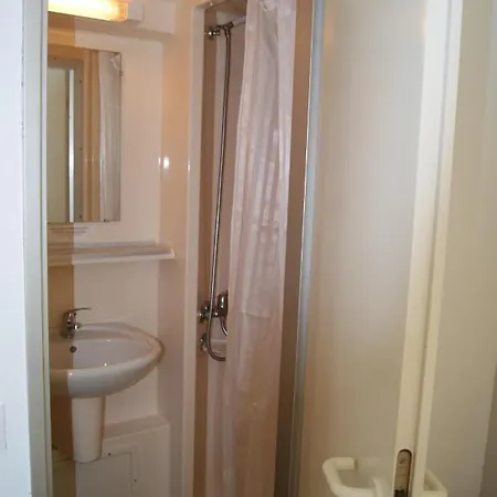 宾馆 Du Cote De Chez Sam 3*