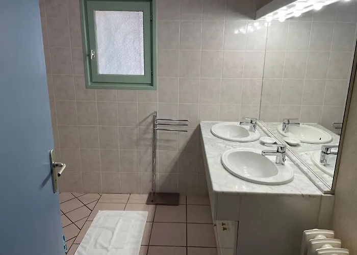 Du Côté De Chez Sam Inn